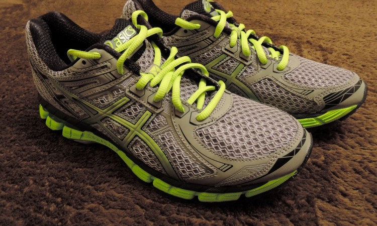 アシックス ニューヨーク2（NewYork2 GT‐2000）レビュー